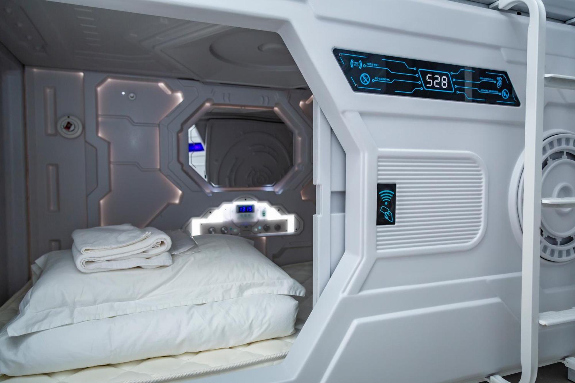 בנגקוק Kiwi Capsule Hotel מראה חיצוני תמונה