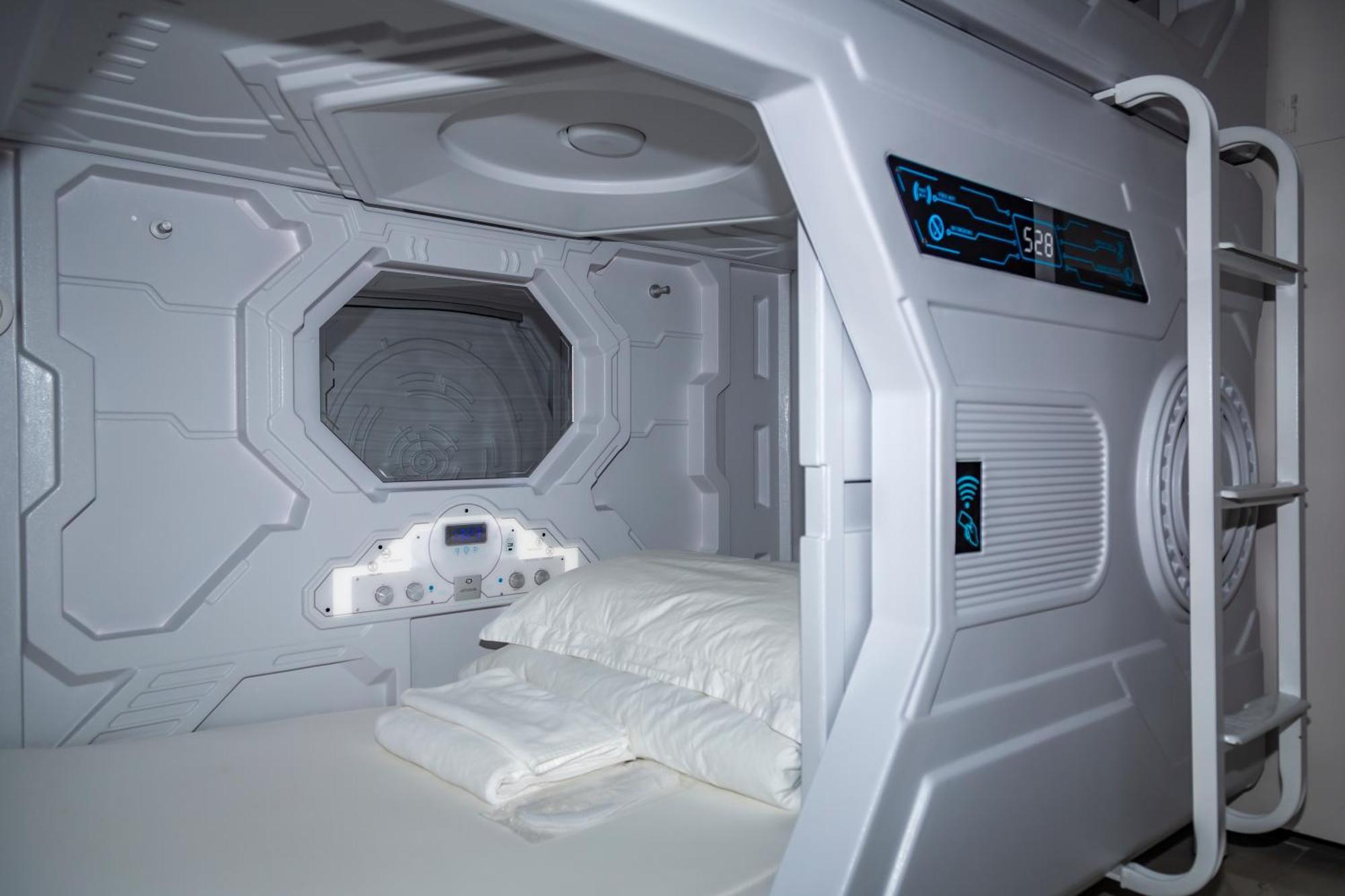 בנגקוק Kiwi Capsule Hotel מראה חיצוני תמונה