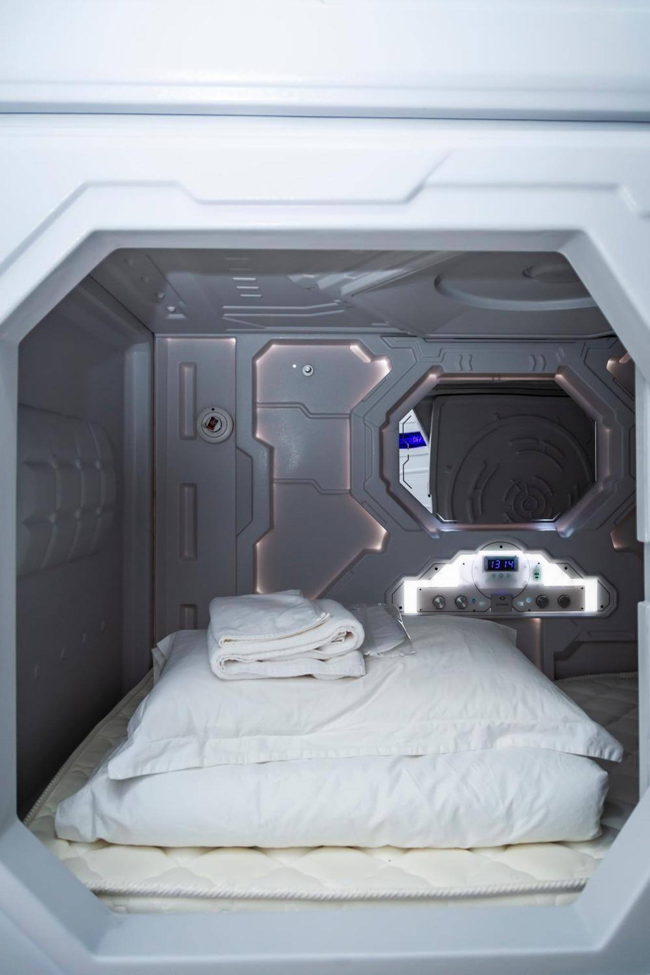 בנגקוק Kiwi Capsule Hotel מראה חיצוני תמונה